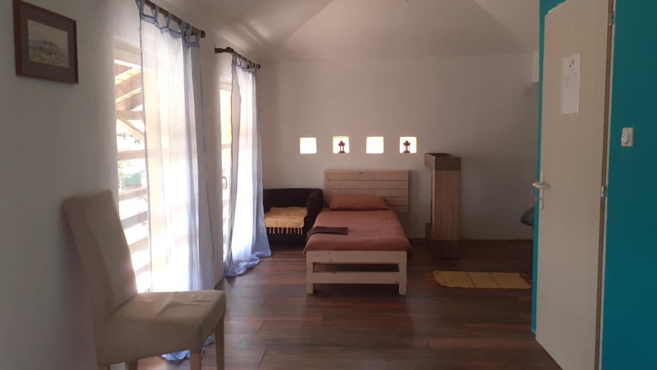 Village House Moo Moo Враня Екстериор снимка
