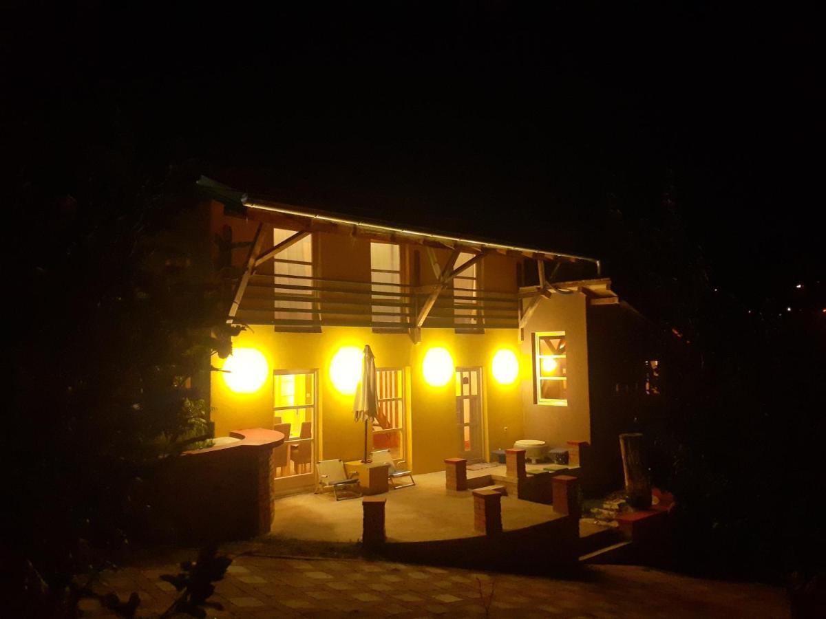 Village House Moo Moo Враня Екстериор снимка